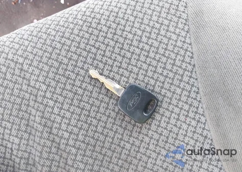 2000 Ford Expedition Xlt from USA, damaged, VIN 1FMRU1563YLC04277